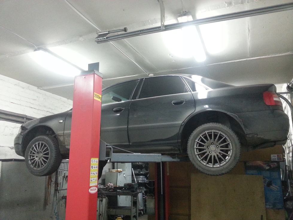 Chrysler 300c awd днище. Мойка днища lx570. Автосервис барс авто. Днище калининград. Ауди ку5 2013 днище.